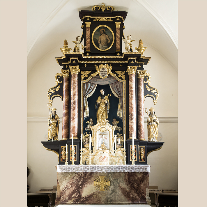 Restaurierung St. Leonhard Kirche in Burgoberbach, Altar nach der Restaurierung